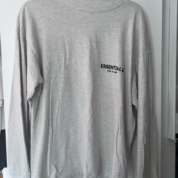 Fear of God Essentials Gray Sweatshirt - Picture 1 of 2